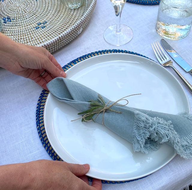 Al fresco dining fit for a queen!